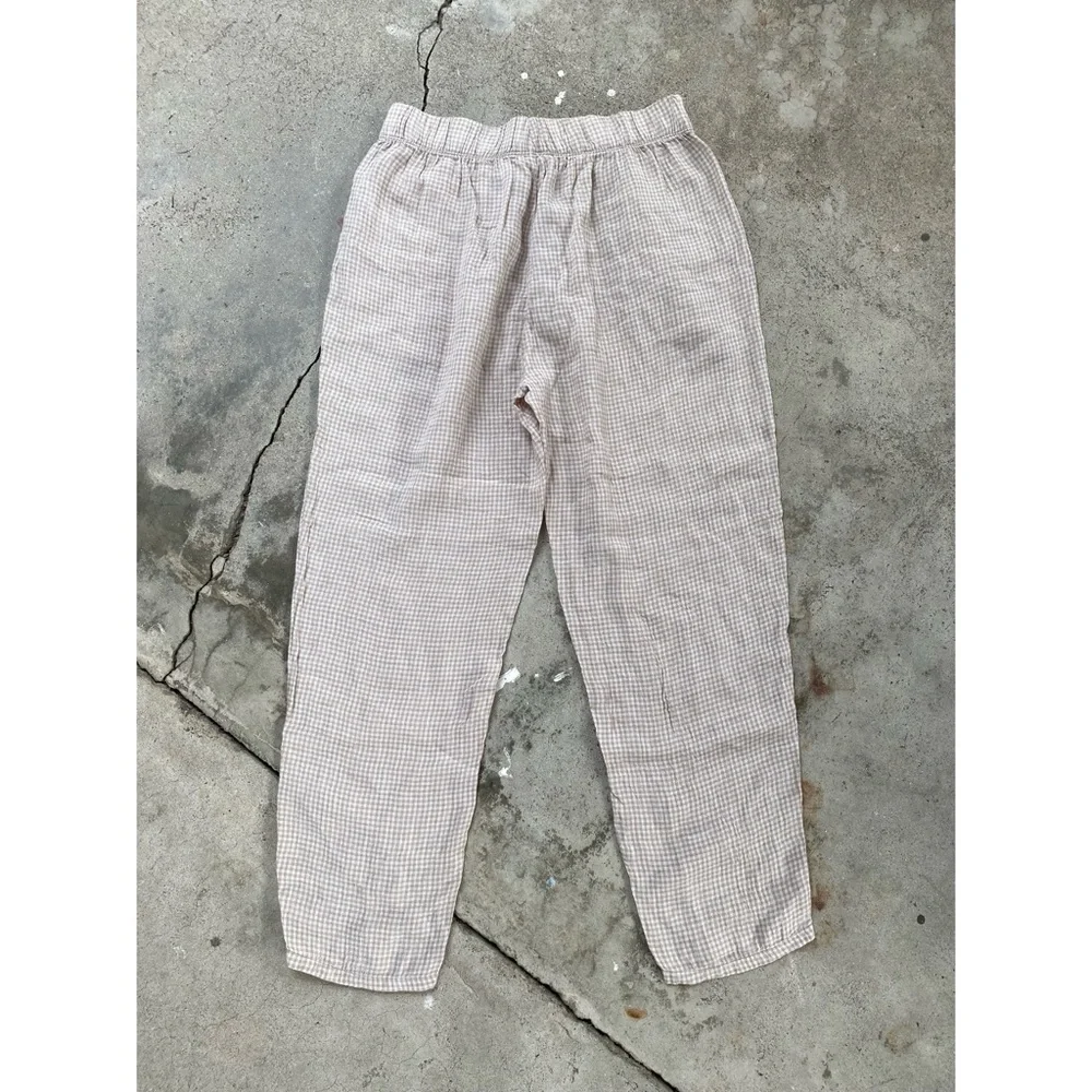 Eileen Fisher | Puckered Organic Linen Tapered Pant - Picture 5 of 13